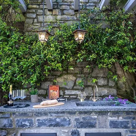 Lakefront Luxury Villa, Jacuzzi, Garage E Terrace Riva (Sondrio)