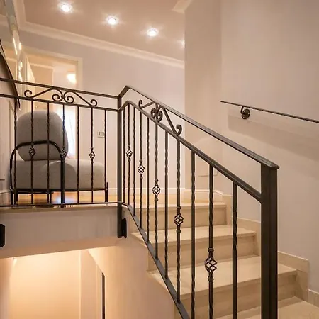 Villa Lakefront Luxury Villa, Jacuzzi, Garage E Terrace *