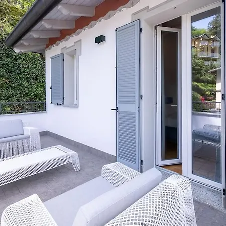 Lakefront Luxury Villa, Jacuzzi, Garage E Terrace Villa *