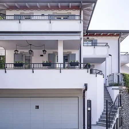 Lakefront Luxury Villa, Jacuzzi, Garage E Terrace * Riva (Sondrio)