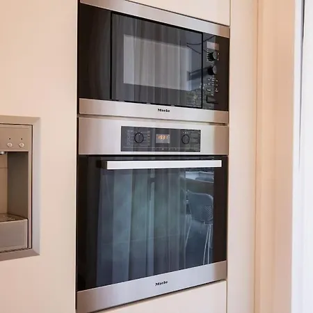 Lakefront Luxury Villa, Jacuzzi, Garage E Terrace Villa